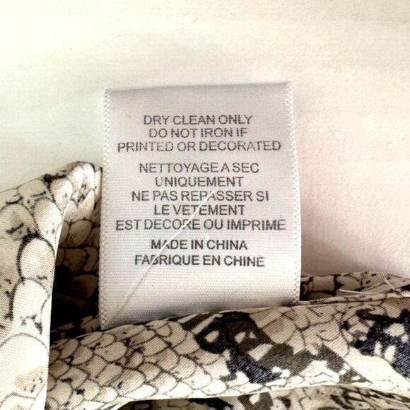 Equipment Shirt Top Womens Size M Snake Print Long-Sleeve Button Silk Blouse - Picture 6 of 10